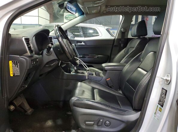 KNDPNCAC6K7533524 2019 KIA SPORTAGE Серебряный Вид салона спереди