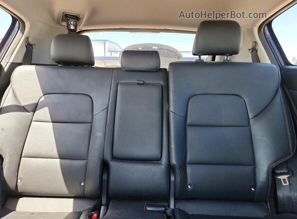 KNDPNCAC8J7355694 2018 KIA SPORTAGE Black უკანა სავარძლების ხედი