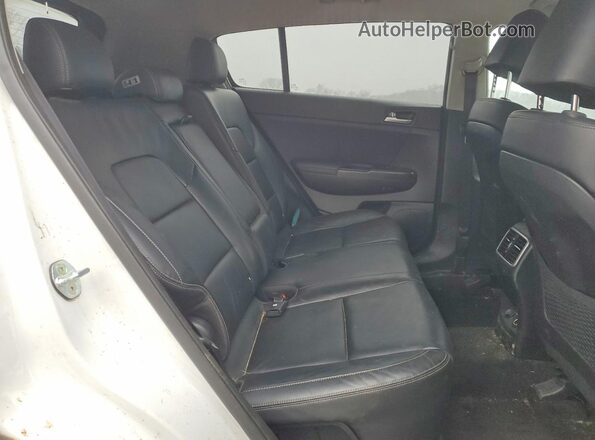 KNDPNCACXH7224258 2017 KIA SPORTAGE White Vista interior trasera