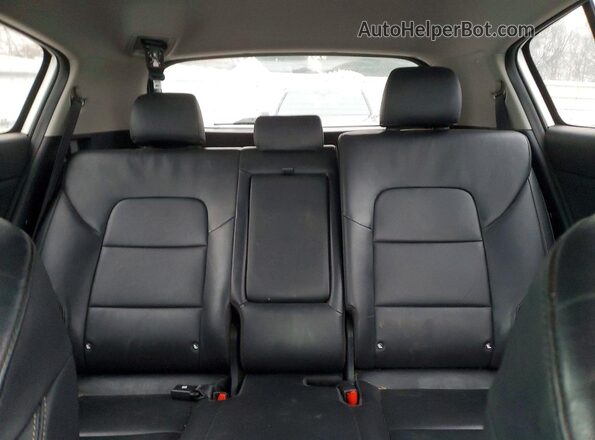 KNDPNCACXH7224258 2017 KIA SPORTAGE White Vista de los asientos traseros