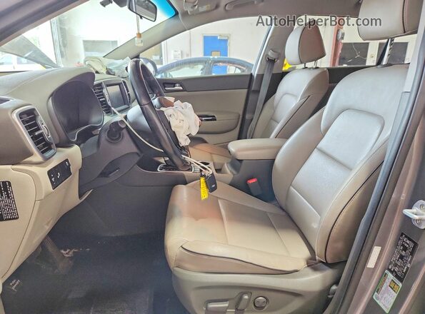 KNDPNCACXJ7390253 2018 KIA SPORTAGE Charcoal Սալոնի դիմացի տեսք