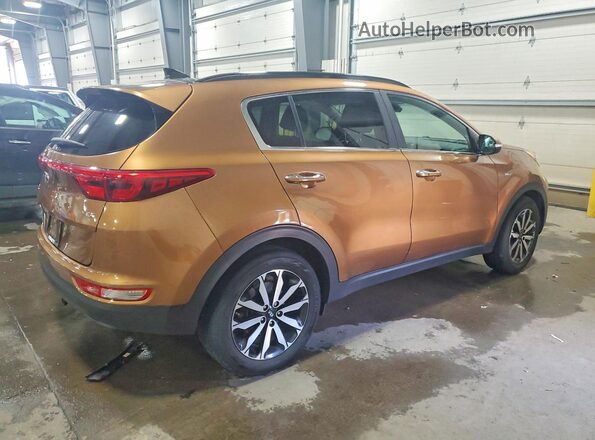 KNDPNCACXJ7488845 2018 KIA SPORTAGE Tan Trasero derecho