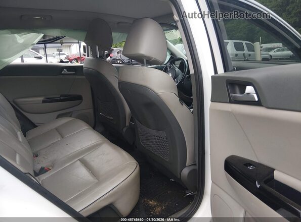 KNDPRCA65J7328872 2018 KIA SPORTAGE White Vista de la etiqueta del VIN