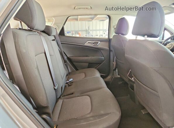 KNDPU3AF8P7106432 2023 KIA SPORTAGE Gray Widok wnętrza z tyłu
