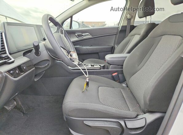 KNDPU3DF1S7340853 2025 KIA SPORTAGE Белый Вид салона спереди