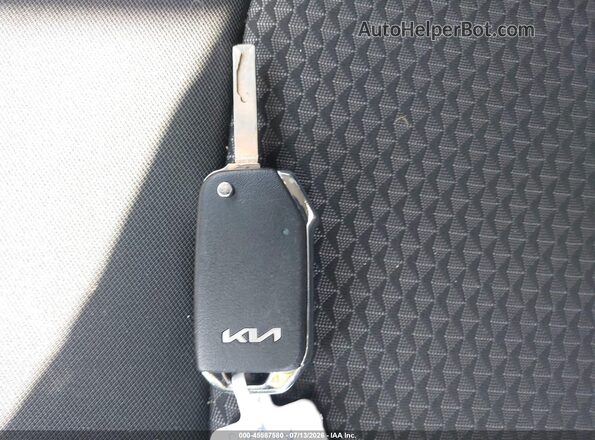 KNDPUCDF5S7353265 2025 KIA SPORTAGE White Vista del salpicadero