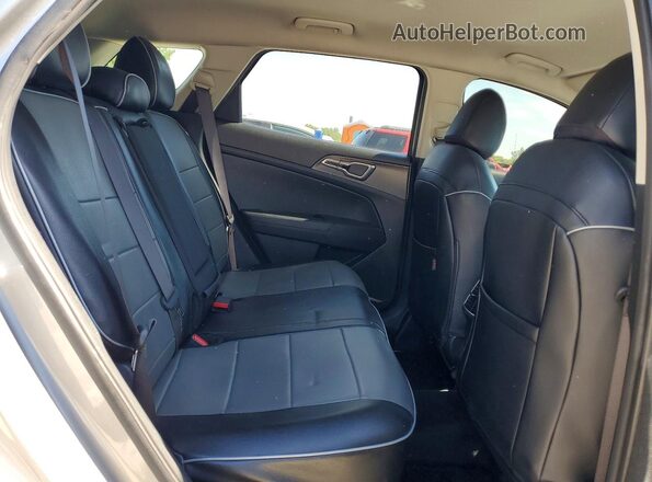 KNDPUCDG0R7122227 2024 KIA SPORTAGE Gray Vista interior trasera