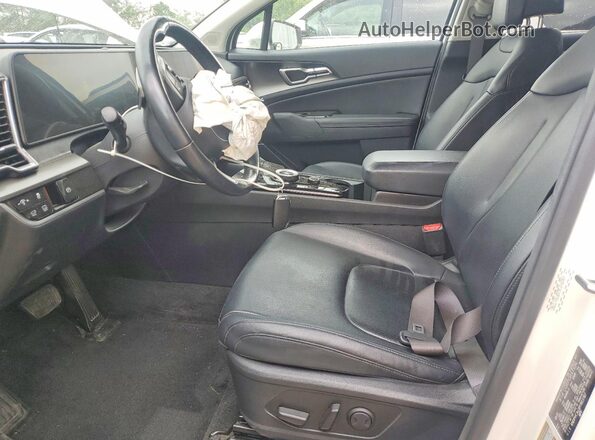 KNDPVCAGXP7013787 2023 KIA SPORTAGE White Սալոնի դիմացի տեսք