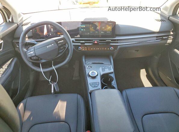 KNDPVDDG5T7382763 2026 KIA SPORTAGE White Dashboard view
