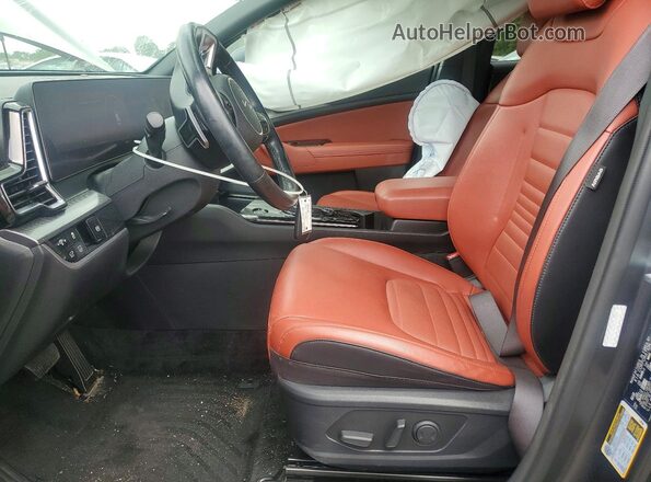 KNDPXCAG3P7067829 2023 KIA SPORTAGE Угольный Вид салона спереди