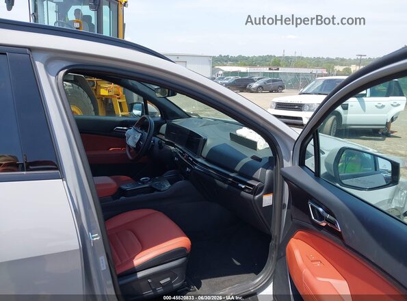KNDPXDDG0T7285013 2026 KIA SPORTAGE HYBRID Gray წინა სალონის ხედი