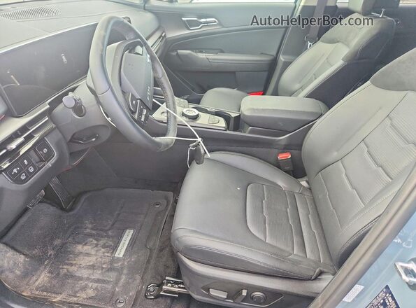 KNDPXDDG3T7303276 2026 KIA SPORTAGE Blue Front interior view
