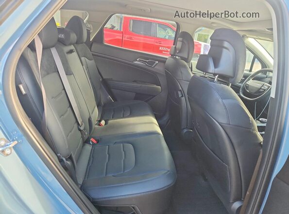 KNDPXDDG3T7303276 2026 KIA SPORTAGE Blue Rear seats view