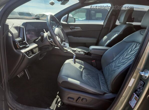 KNDPZDAH4P7108428 2023 KIA SPORTAGE Green Front interior view