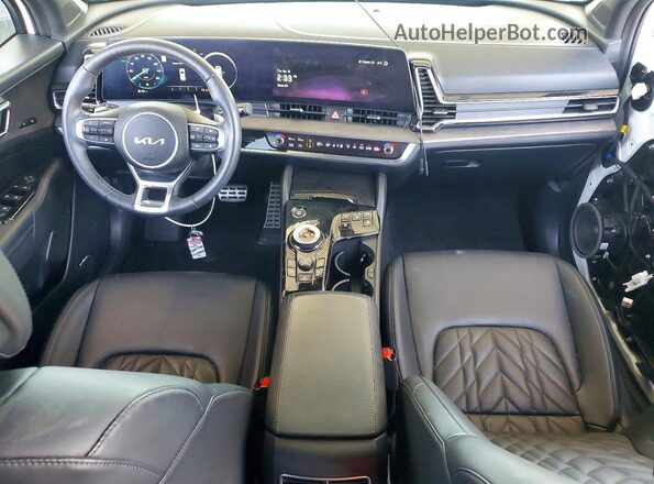 KNDPZDAH5P7070269 2023 KIA SPORTAGE Белый Вид панели приборов