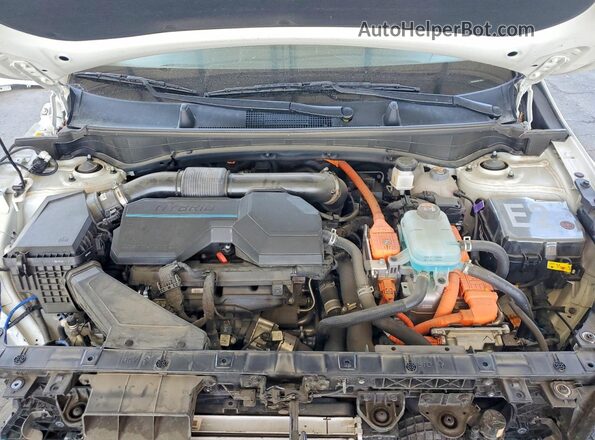 KNDPZDAH5P7070269 2023 KIA SPORTAGE Белый Вид подкапотного пространства