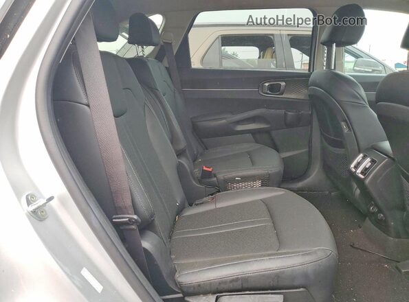 KNDRGDLG4N5117450 2022 KIA SORENTO Серый Вид задней части салона