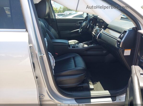 KNDRH4LG0N5062007 2022 KIA SORENTO HYBRID Silver Vista interior delantera