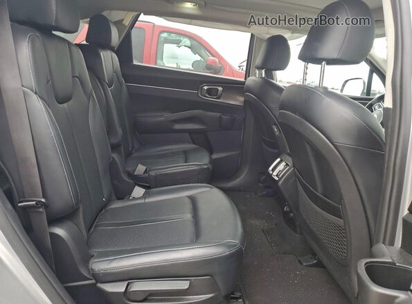 KNDRH4LG6M5022304 2021 KIA SORENTO Silver Widok wnętrza z tyłu