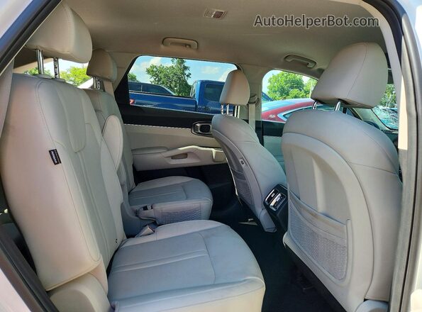 KNDRHDJG2S5426359 2025 KIA SORENTO White Widok wnętrza z tyłu