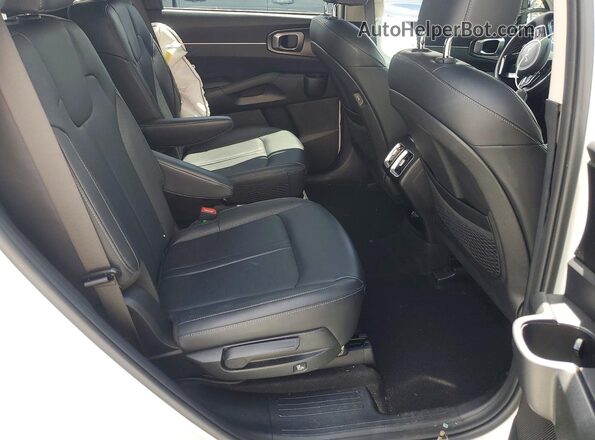KNDRHDJG9S5338912 2025 KIA SORENTO White Widok wnętrza z tyłu
