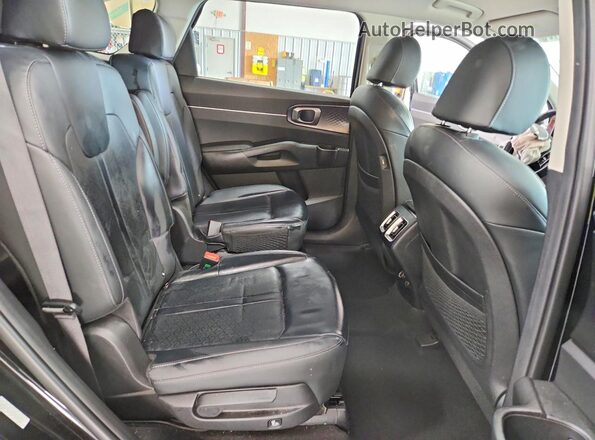 KNDRHDLG2P5210693 2023 KIA SORENTO Black Rear interior view