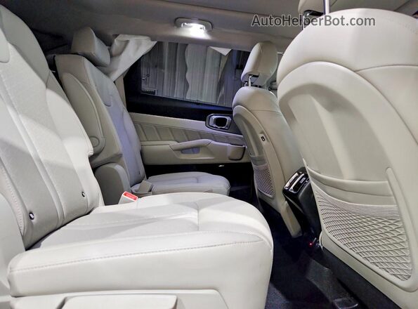 KNDRKDLG2P5152411 2023 KIA SORENTO White Вид задньої частини салону