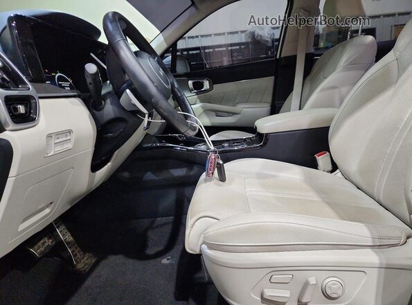 KNDRKDLG2P5152411 2023 KIA SORENTO White Вид салону спереду
