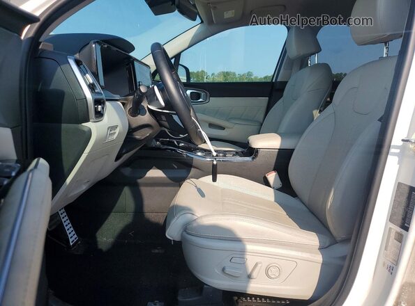 KNDRKDLG3P5158427 2023 KIA SORENTO Белый Вид салона спереди