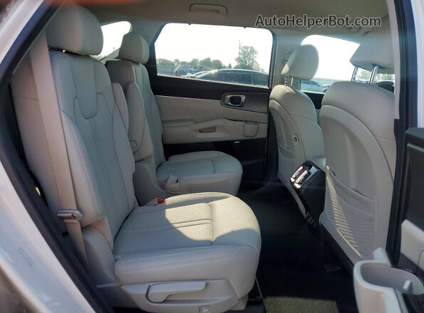 KNDRKDLG3P5158427 2023 KIA SORENTO Белый Вид задней части салона
