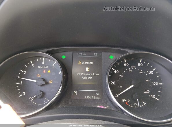 KNMAT2MT0HP511982 2017 NISSAN ROGUE White Widok tylnych siedzeń