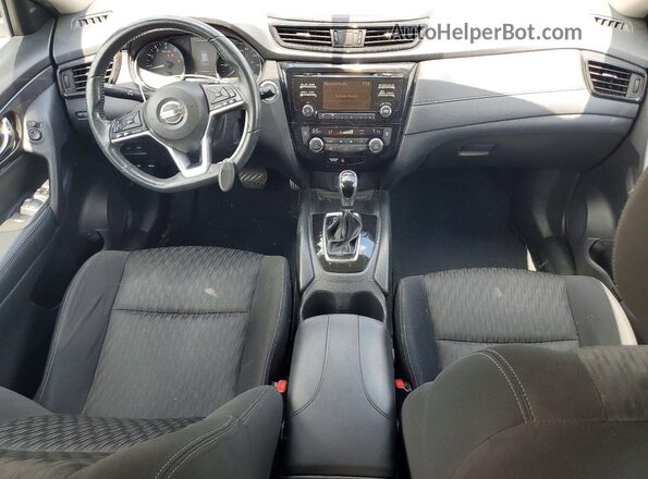 KNMAT2MT0HP526563 2017 NISSAN ROGUE Серый Вид панели приборов