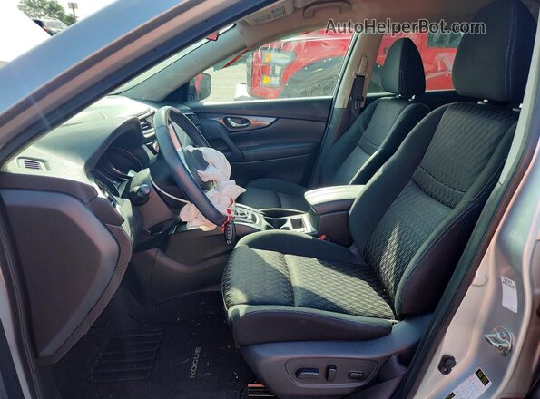 KNMAT2MT0LP508640 2020 NISSAN ROGUE Серебряный Вид салона спереди