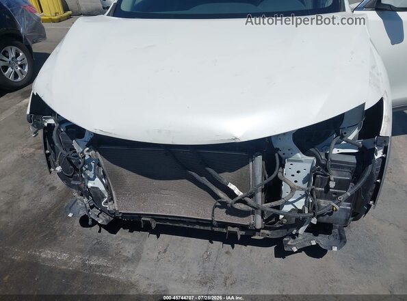 KNMAT2MT1GP636360 2016 NISSAN ROGUE Белый Вид спереди