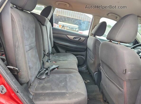 KNMAT2MT1GP664823 2016 NISSAN ROGUE Red Widok wnętrza z tyłu