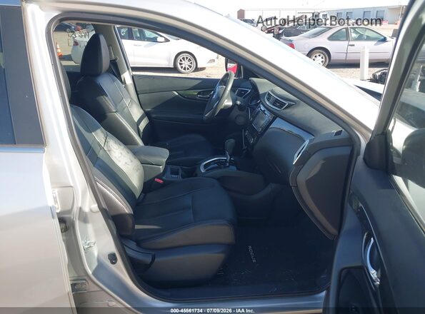 KNMAT2MT1GP713745 2016 NISSAN ROGUE Silver Widok wnętrza z przodu