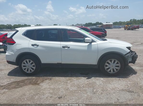KNMAT2MT1HP575626 2017 NISSAN ROGUE Белый Вид задней части салона