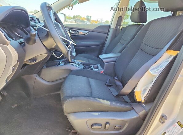 KNMAT2MT1LP522854 2020 NISSAN ROGUE Серебряный Вид салона спереди