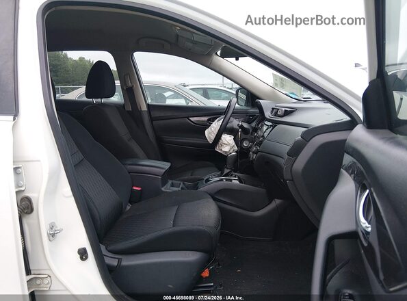 KNMAT2MT2HP503981 2017 NISSAN ROGUE White Front interior view
