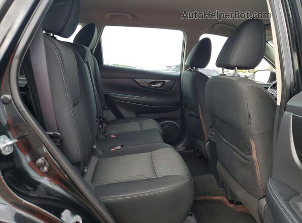 KNMAT2MT2HP580947 2017 NISSAN ROGUE Black Вид задньої частини салону