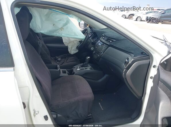 KNMAT2MT2HP601845 2017 NISSAN ROGUE White Front interior view