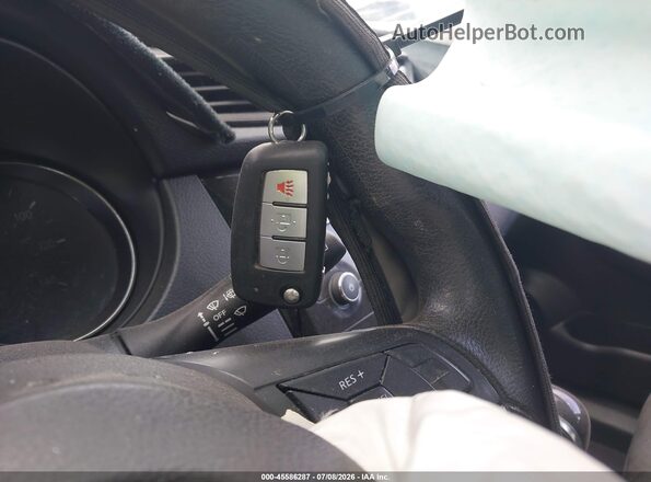 KNMAT2MT2HP601845 2017 NISSAN ROGUE White Dashboard view
