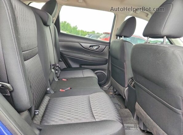 KNMAT2MT2JP507390 2018 NISSAN ROGUE Blue Rear interior view