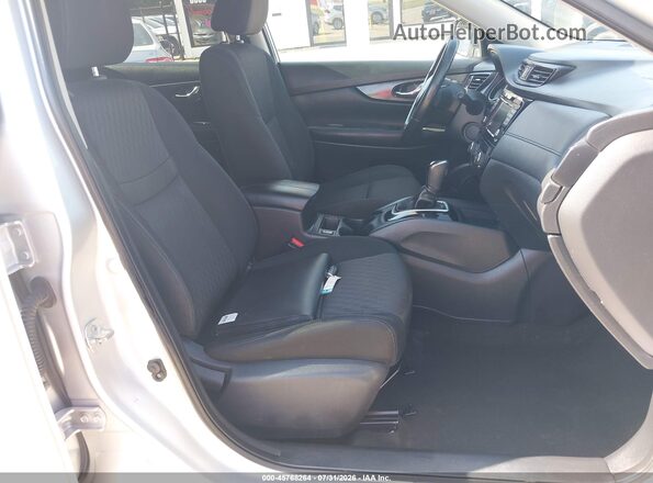 KNMAT2MT2JP567976 2018 NISSAN ROGUE Silver Widok wnętrza z przodu