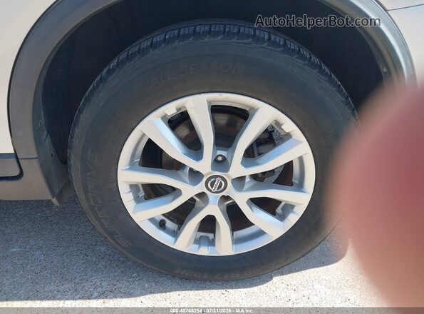 KNMAT2MT2JP567976 2018 NISSAN ROGUE Silver 