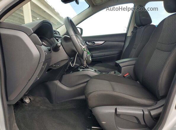 KNMAT2MT2KP552492 2019 NISSAN ROGUE Серебряный Вид салона спереди