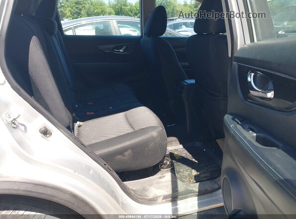 KNMAT2MT3JP621625 2018 NISSAN ROGUE Silver VIN կոդի պիտակի տեսք