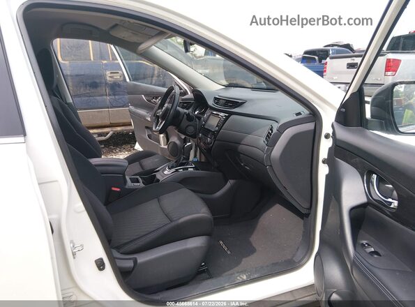 KNMAT2MT4HP570663 2017 NISSAN ROGUE White Widok wnętrza z przodu