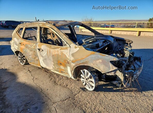 KNMAT2MT5HP553709 2017 NISSAN ROGUE Пожар Передняя правая четверть