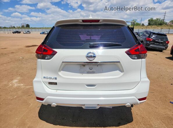 KNMAT2MT6HP608233 2017 NISSAN ROGUE White Widok z tyłu